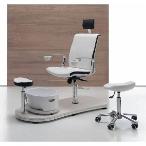 ARMCHAIR WITH REMOVABLE BATH PEDICURE