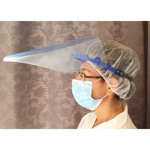 Professional mobile visor with adjustable spacer